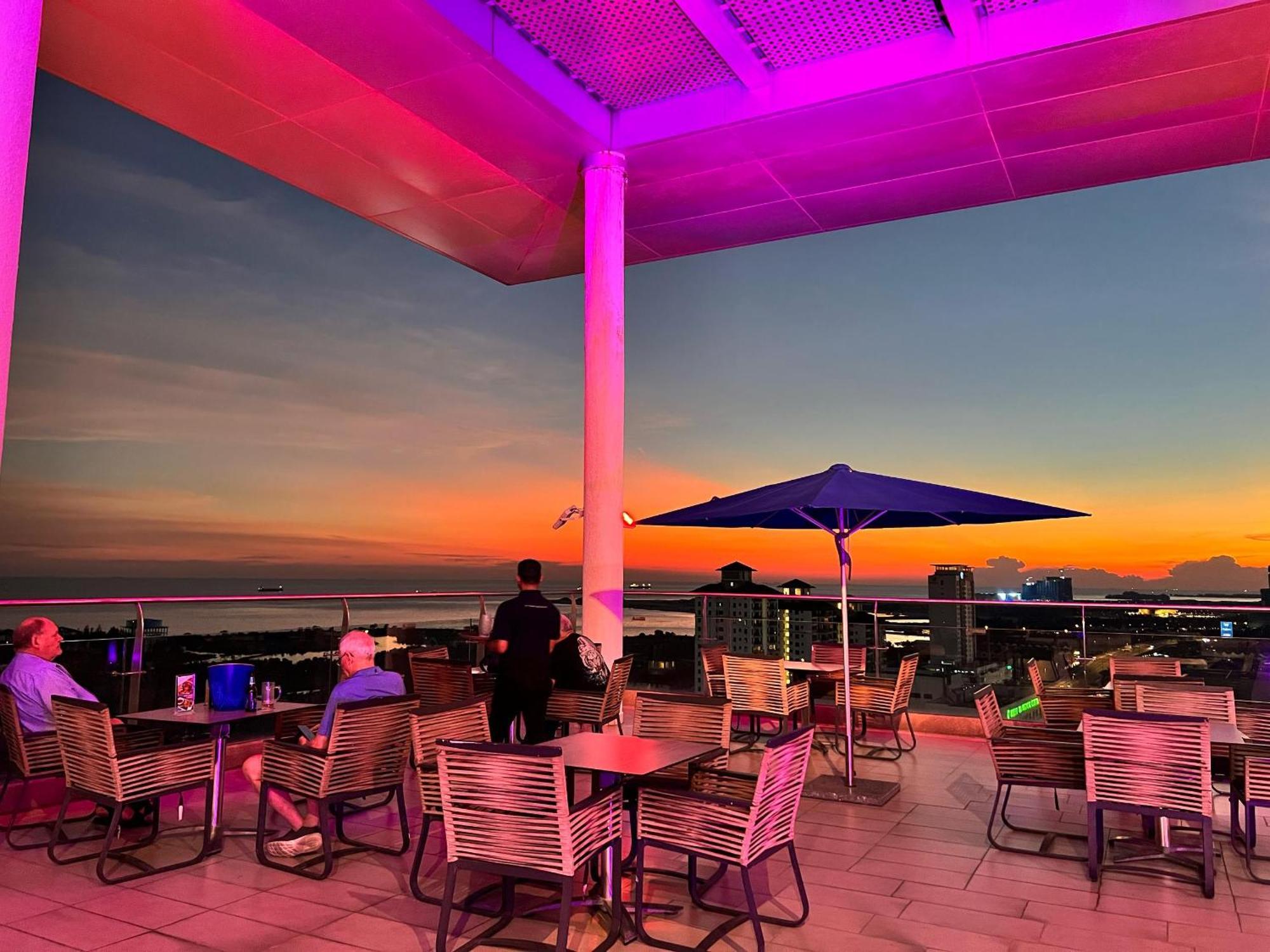 Asia Melaka Hotel Managed By The Straits Hotel & Suites Extérieur photo